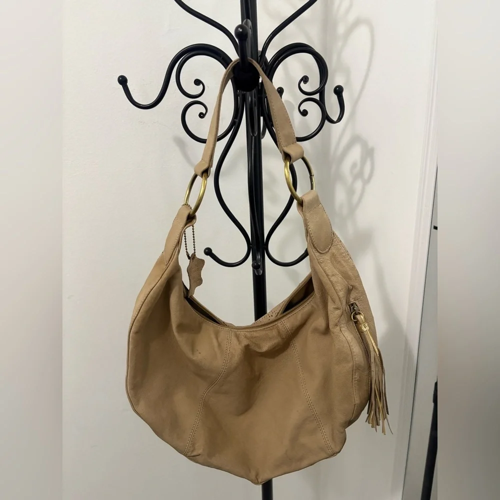 Chic Tan Hobo Bag with Gold Accents - Picture 3 of 8